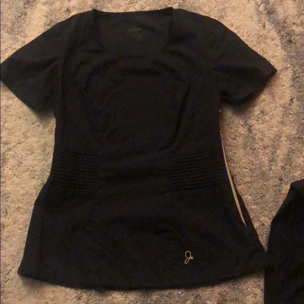 Jaanuu Pintuck Scrub Top and Pant set size Small